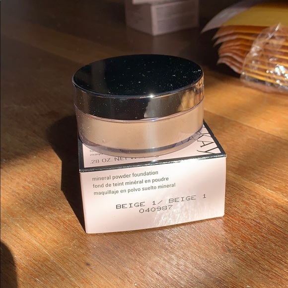 mary kay mineral powder foundation - Picture 3 of 7